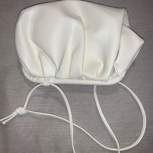 Crossbody cloud handbag